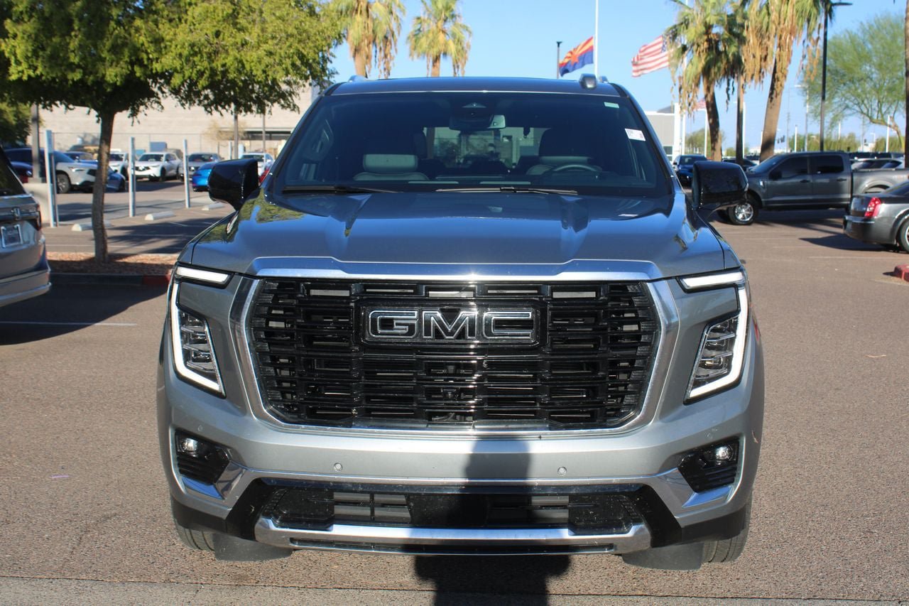 Used 2026 GMC Yukon Denali AWD/4WD image 9