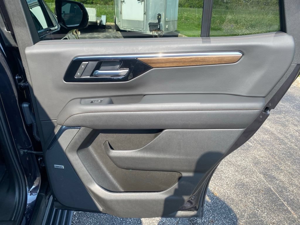 New 2026 Chevrolet Tahoe High Country AWD/4WD image 30