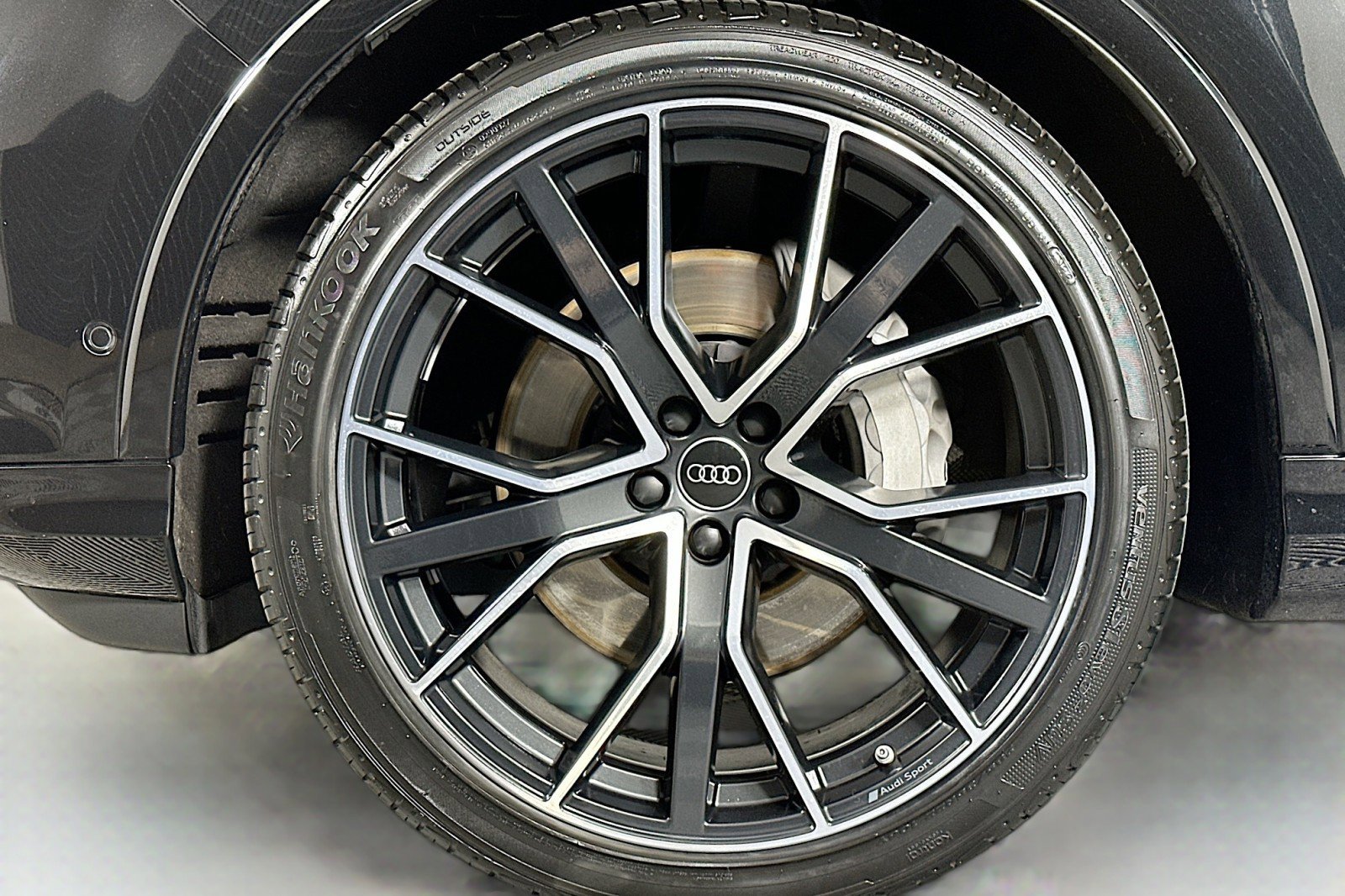 Used 2022 Audi Q7 3.0T Prestige w/ Prestige Package image 11