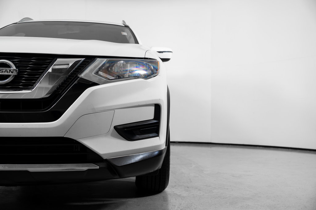 Used 2017 Nissan Rogue S w/ S Appearance Package FWD image 20