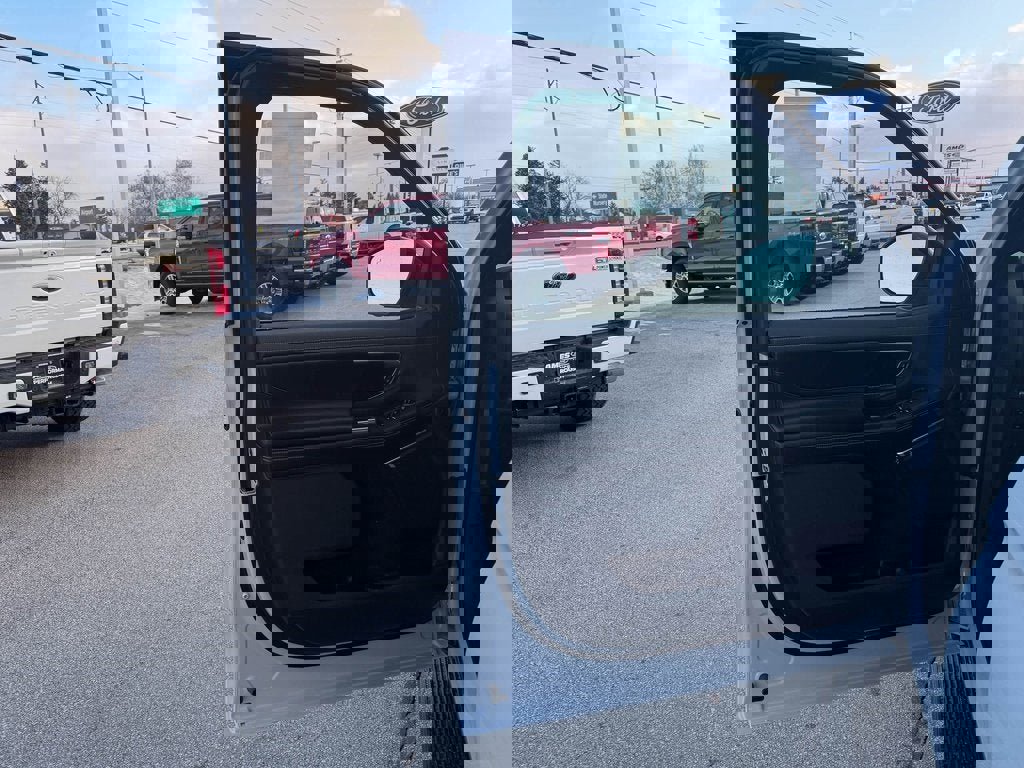 New 2026 Ford Expedition Platinum w/ Stealth Appearance Package image 10