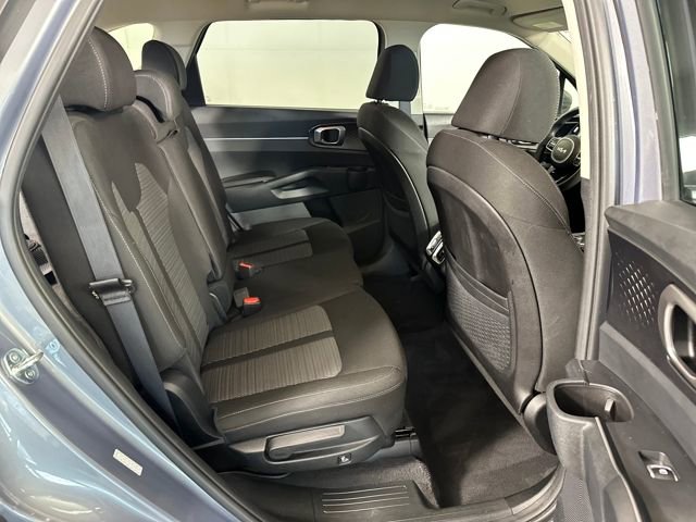Used 2023 Kia Sorento LX image 27