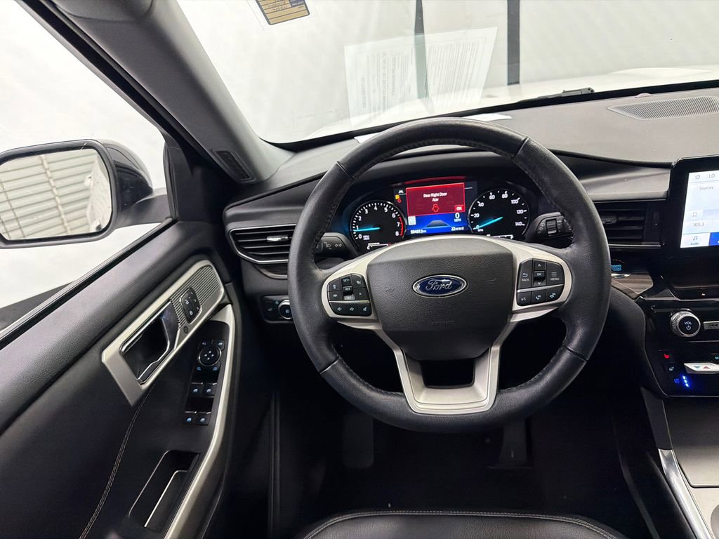 Used 2022 Ford Explorer Limited w/ Equipment Group 301A RWD image 25