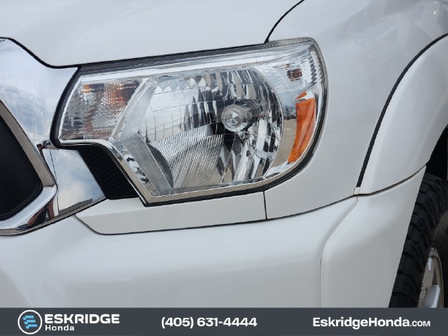 Used 2015 Toyota Tacoma 4x4 Access Cab V6 w/ TRD Off-Road Package image 10