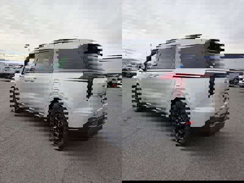 New 2026 Kia Carnival SX Prestige image 4