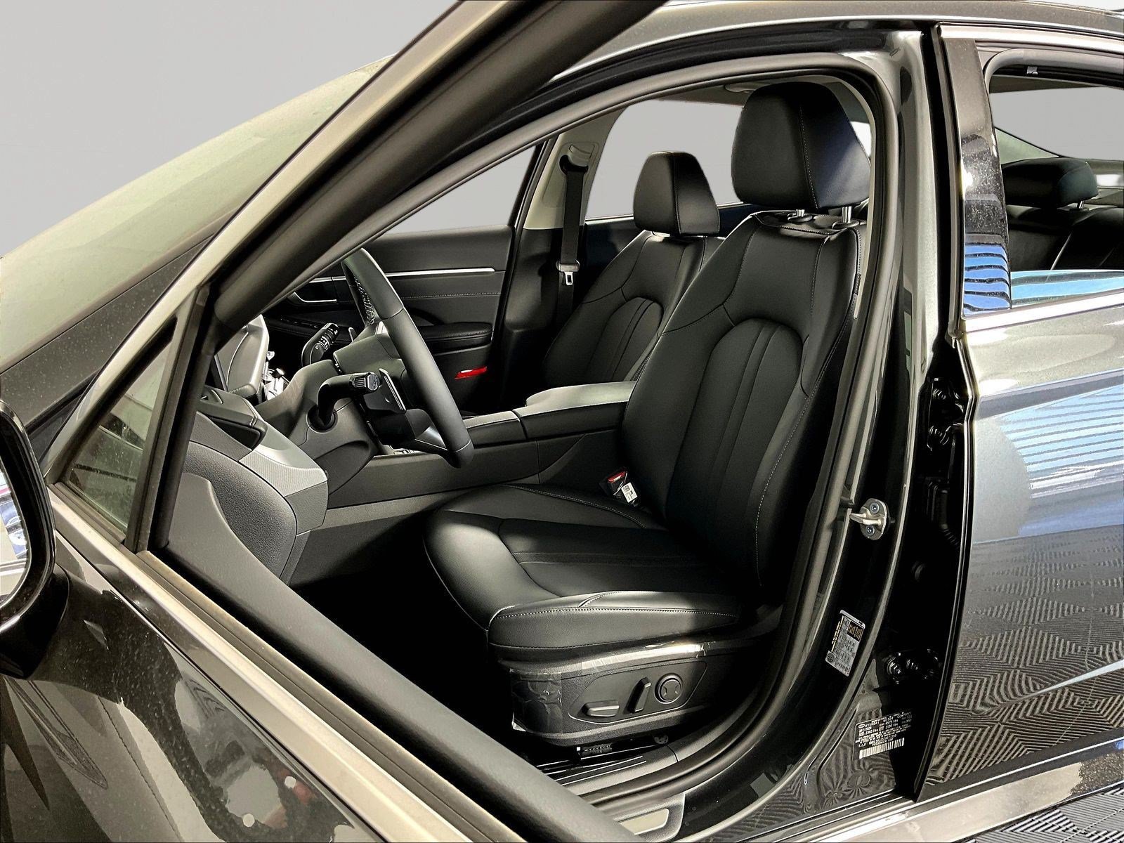 New 2026 Hyundai Sonata Limited FWD image 16