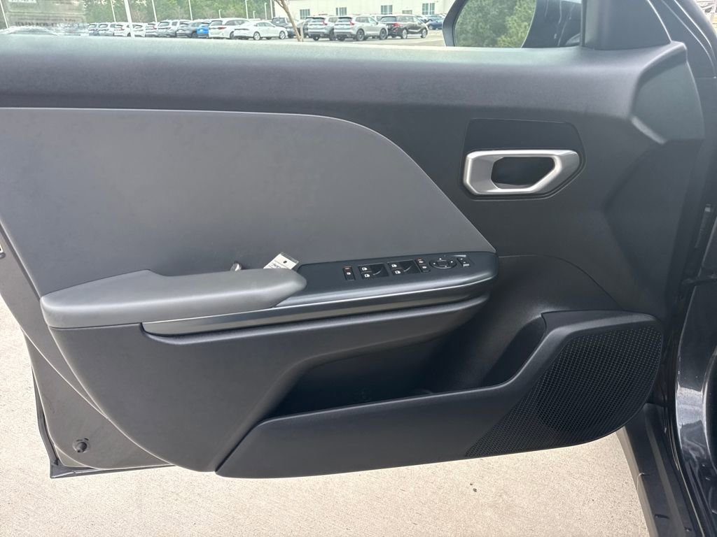 Used 2025 Kia K4 LXS image 14