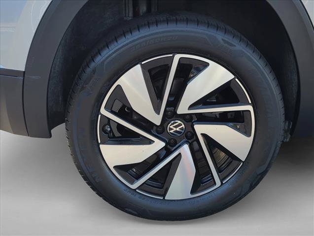 Used 2023 Volkswagen Tiguan SE R-Line FWD image 8