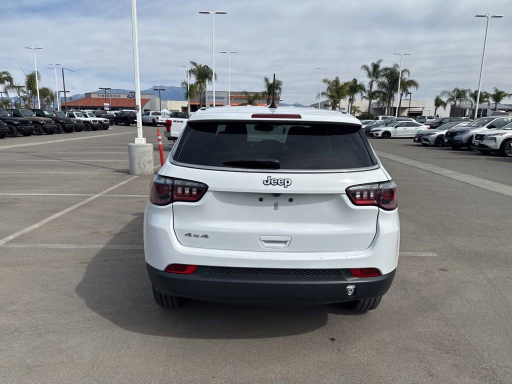 Used 2022 Jeep Compass Sport image 7