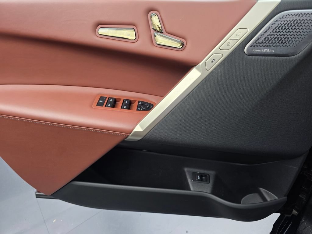 Used 2023 BMW iX M60 AWD/4WD image 23