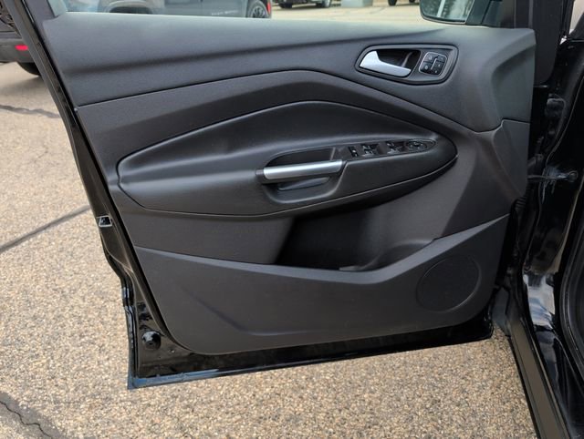 Used 2018 Ford Escape Titanium w/ Ford Safe & Smart Package image 16