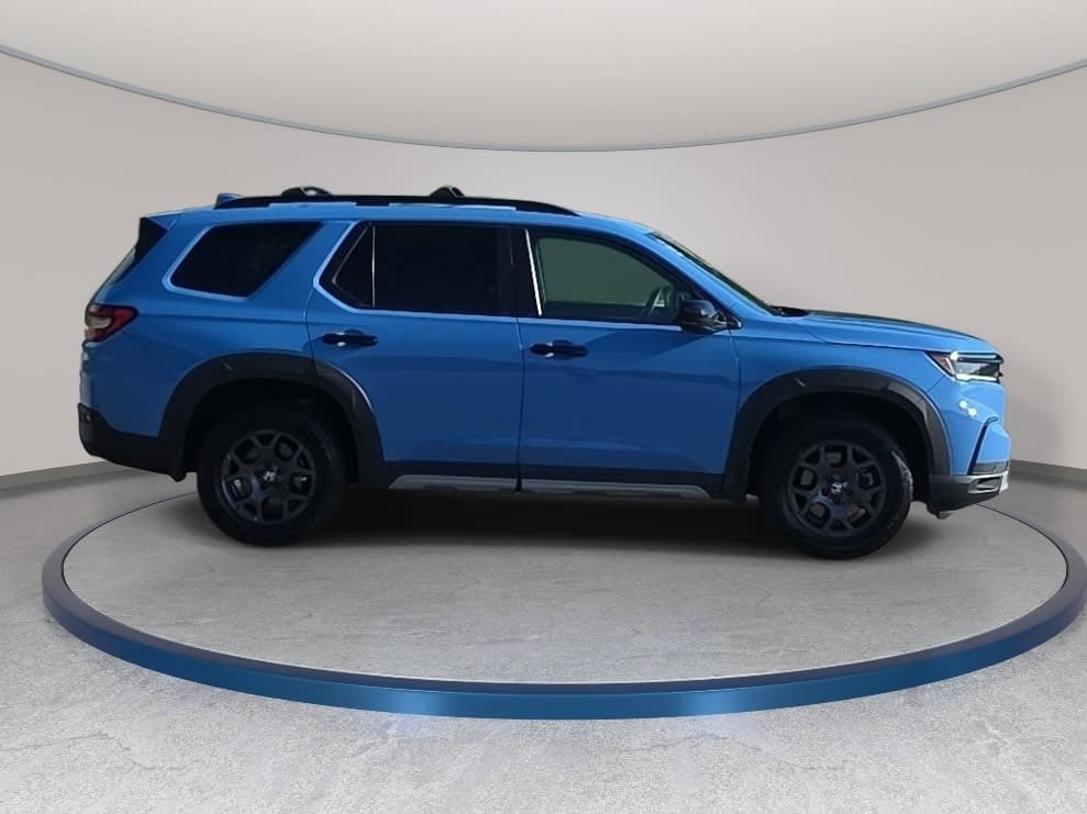 Used 2023 Honda Pilot TrailSport image 4