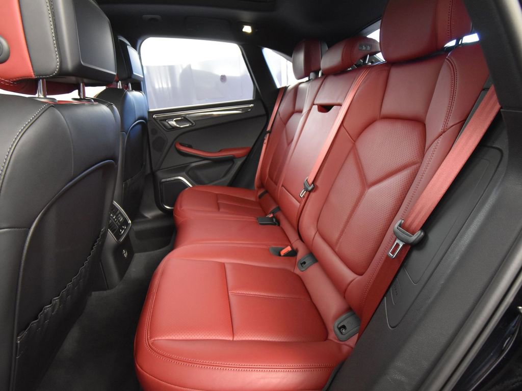 Certified 2024 Porsche Macan GTS AWD/4WD image 19