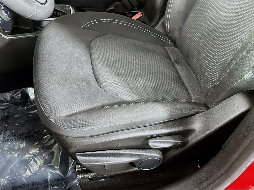 Certified 2023 Jeep Renegade Altitude image 30