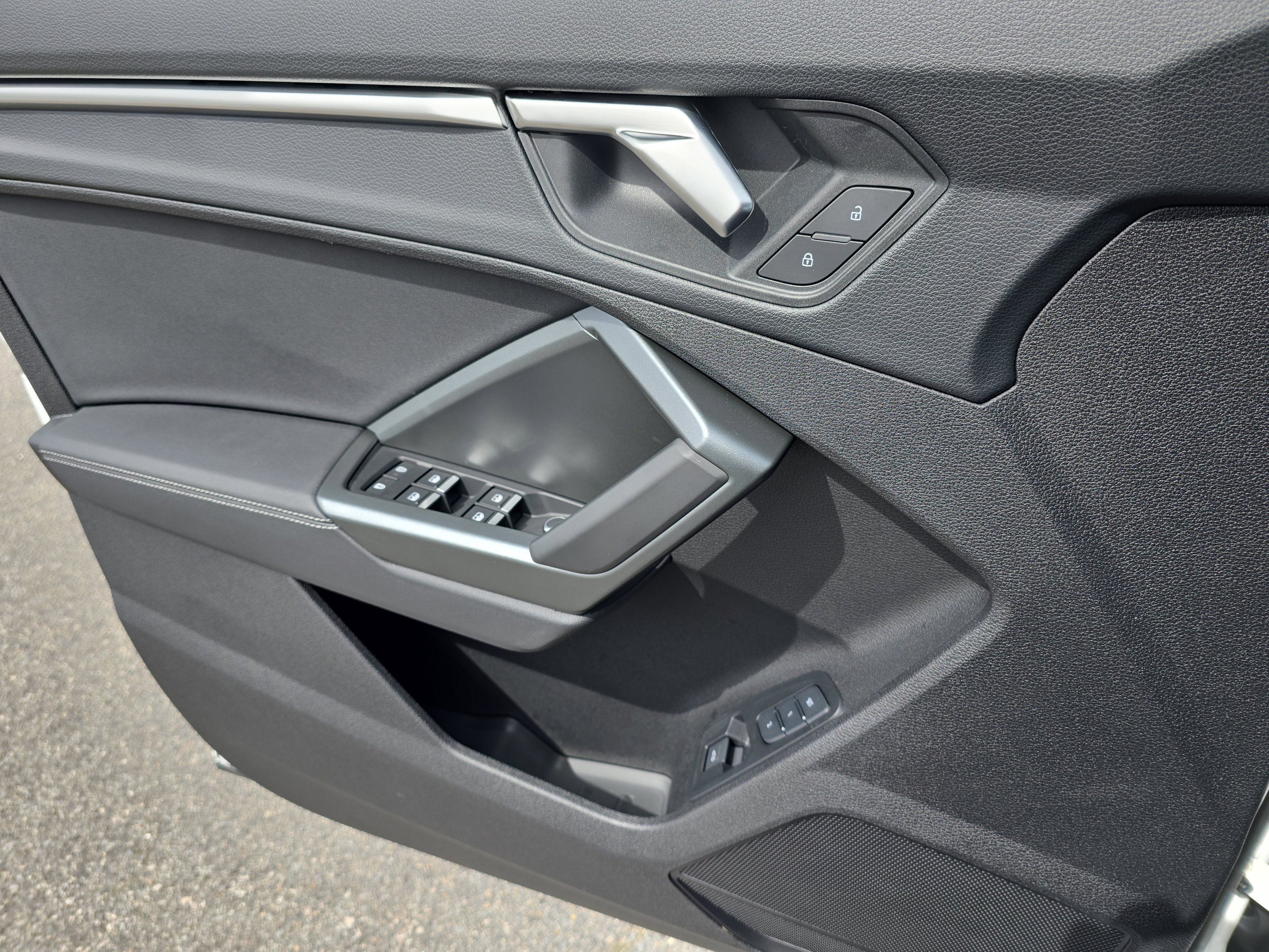 Certified 2025 Audi Q3 2.0T Premium w/ Convenience Package AWD/4WD image 26