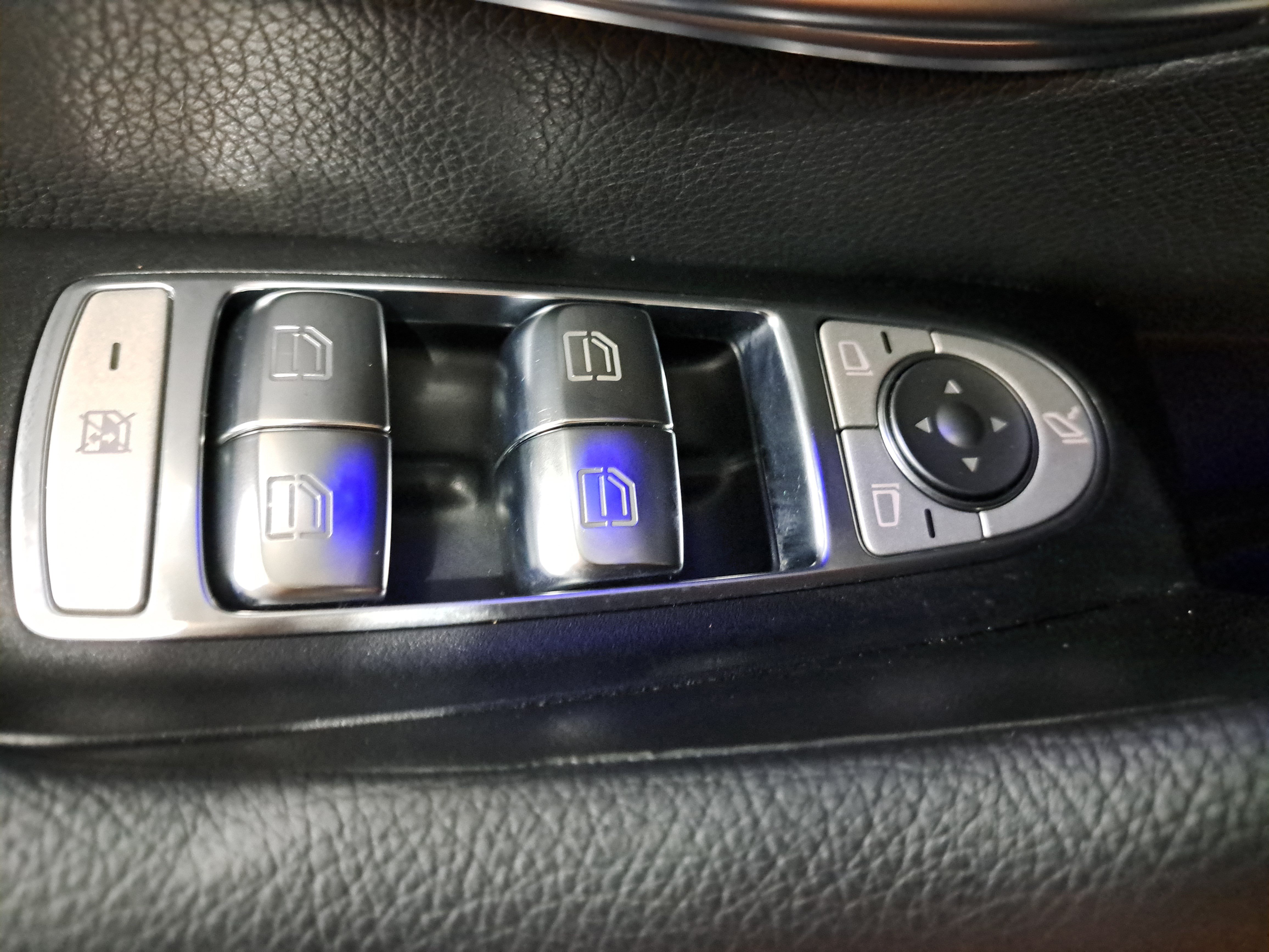Used 2021 Mercedes-Benz E 350 4MATIC Sedan image 28