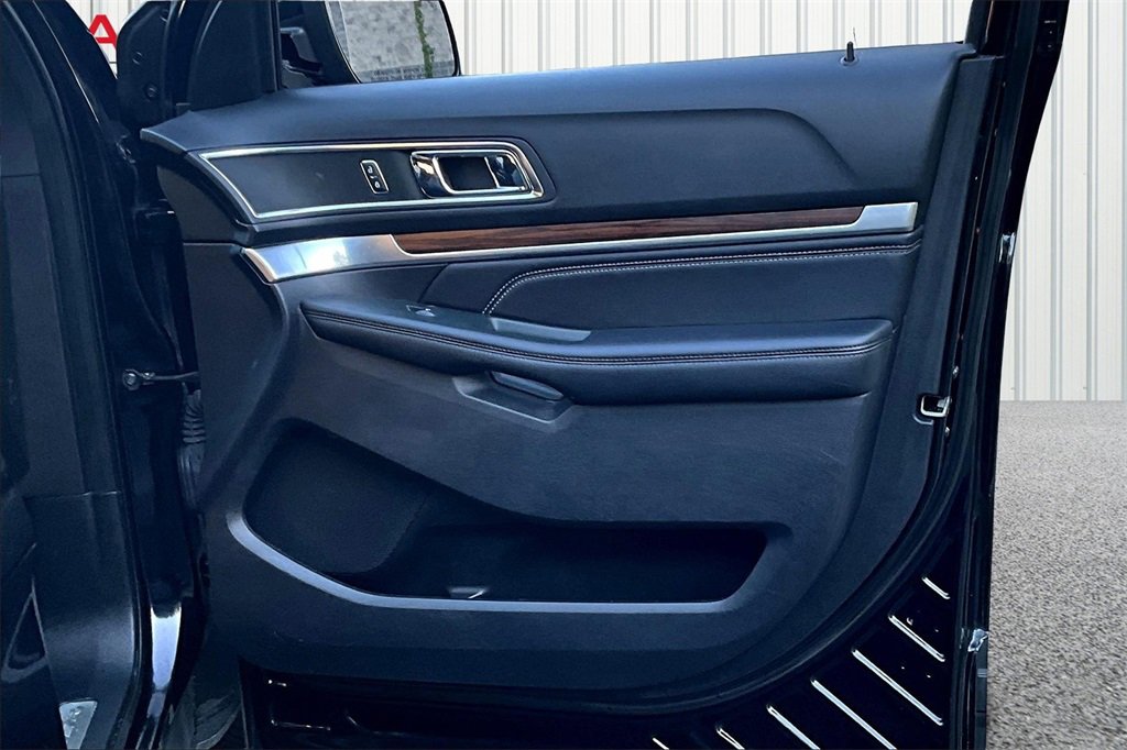 Used 2019 Ford Explorer Limited w/ Class III Trailer Tow Package image 26