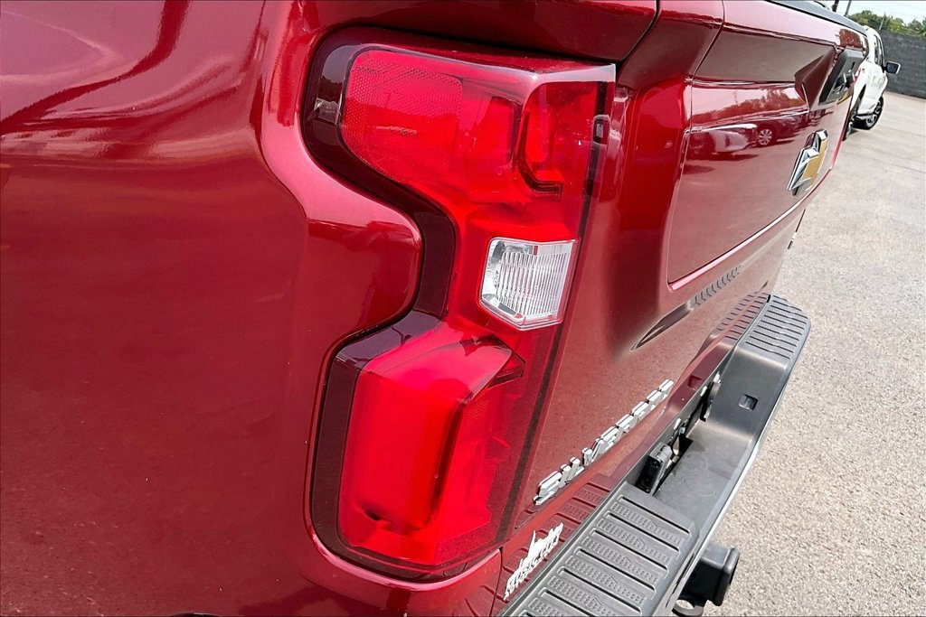 Used 2023 Chevrolet Silverado 2500 LTZ AWD/4WD image 26