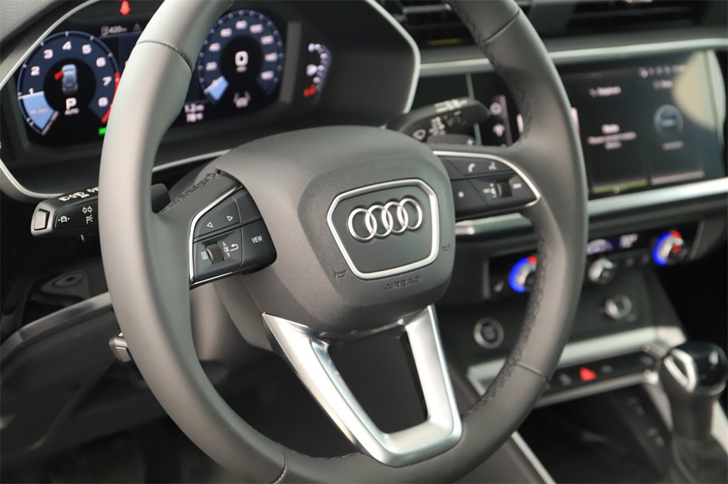 New 2025 Audi Q3 2.0T Premium image 16