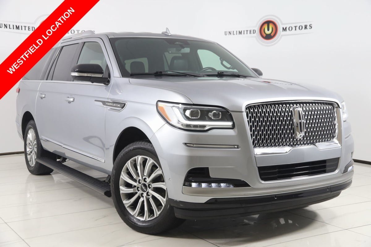 Used 2024 Lincoln Navigator L 4WD image 1