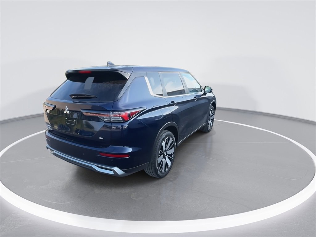 New 2025 Mitsubishi Outlander SE image 8