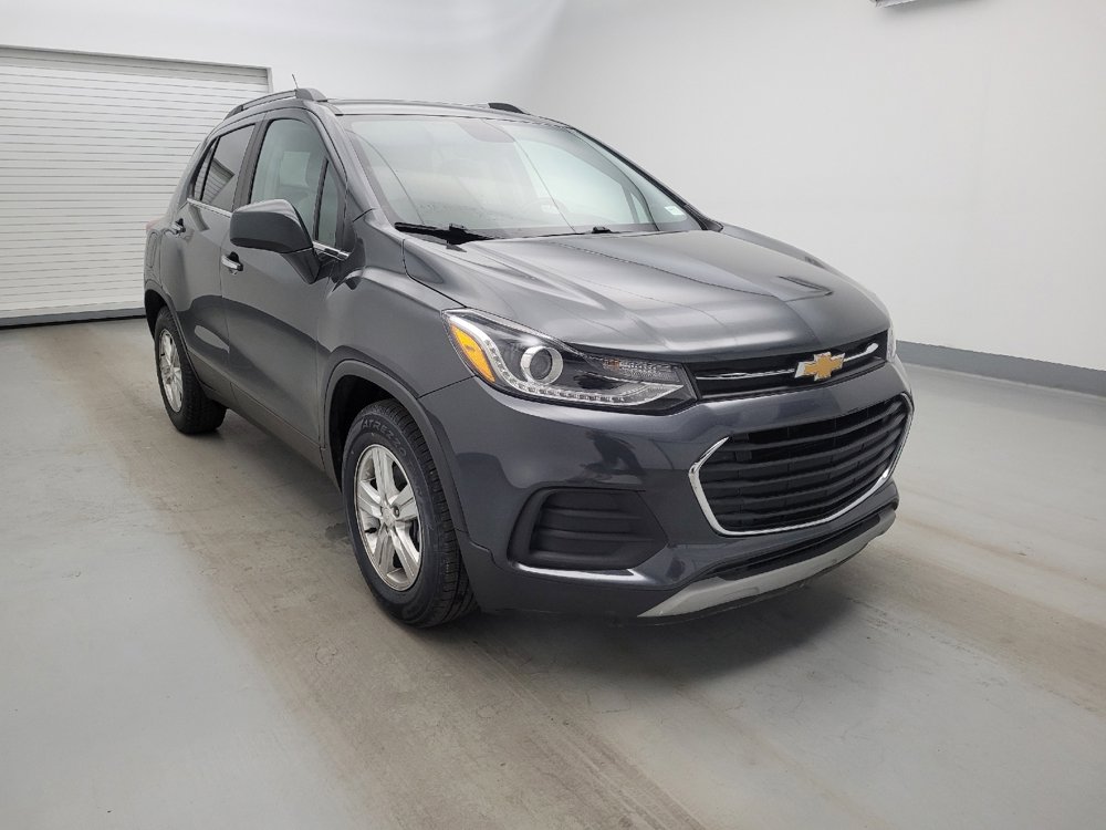 Used 2019 Chevrolet Trax LT w/ Sun & Sound Package FWD image 13