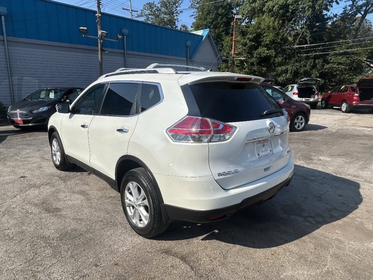 Used 2016 Nissan Rogue SV AWD/4WD image 10