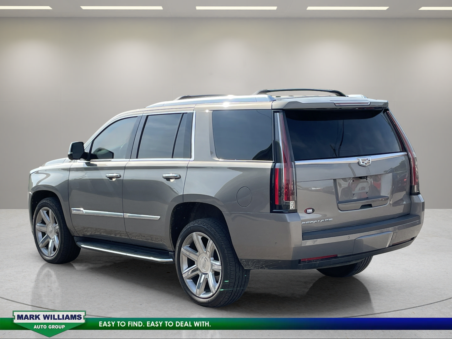 Used 2017 Cadillac Escalade Luxury AWD/4WD image 6