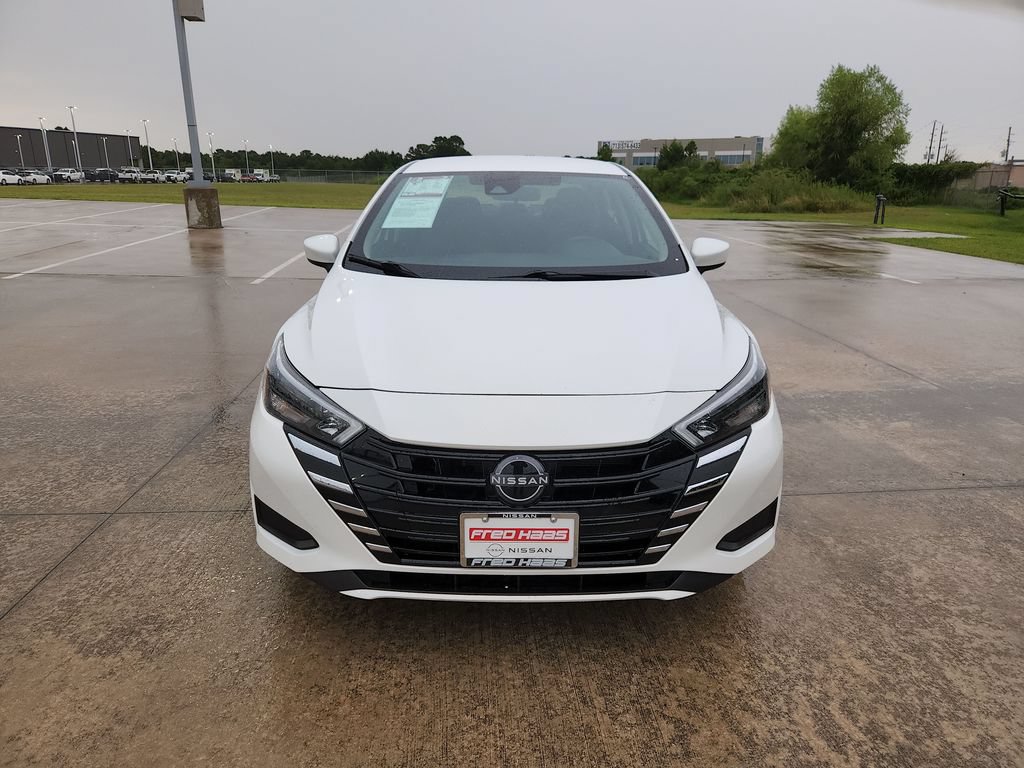 Used 2025 Nissan Versa SV FWD image 11
