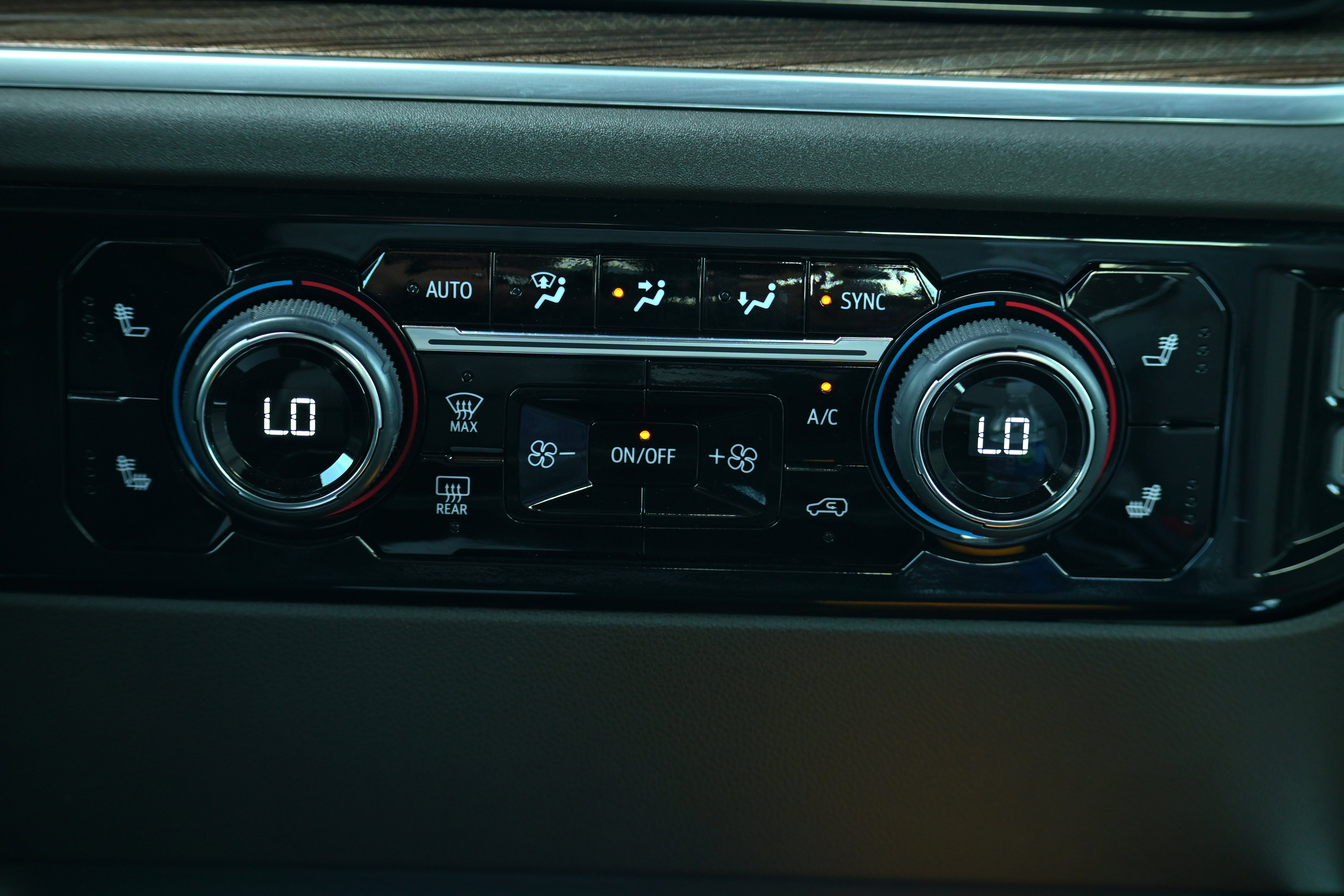 Used 2024 Chevrolet Silverado 2500 LT w/ All Star Edition image 15