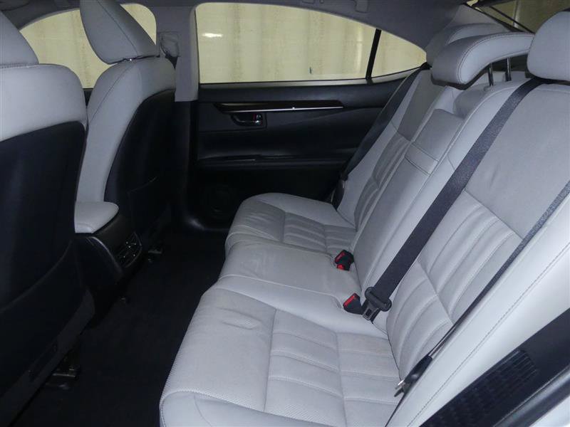 Used 2017 Lexus ES 300h w/ Luxury Package FWD image 23