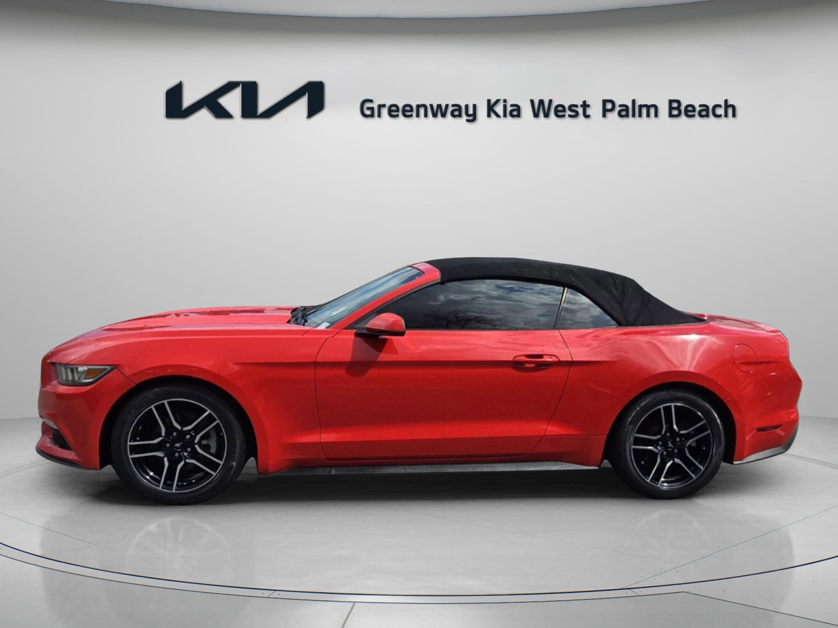 Used 2017 Ford Mustang Premium image 4