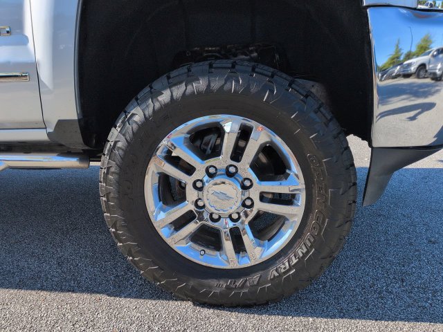 Used 2015 Chevrolet Silverado 2500 LTZ w/ Duramax Plus Package AWD/4WD image 10