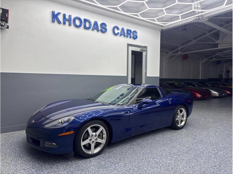 Used 2005 Chevrolet Corvette Coupe w/ Preferred Equipment Group image 2