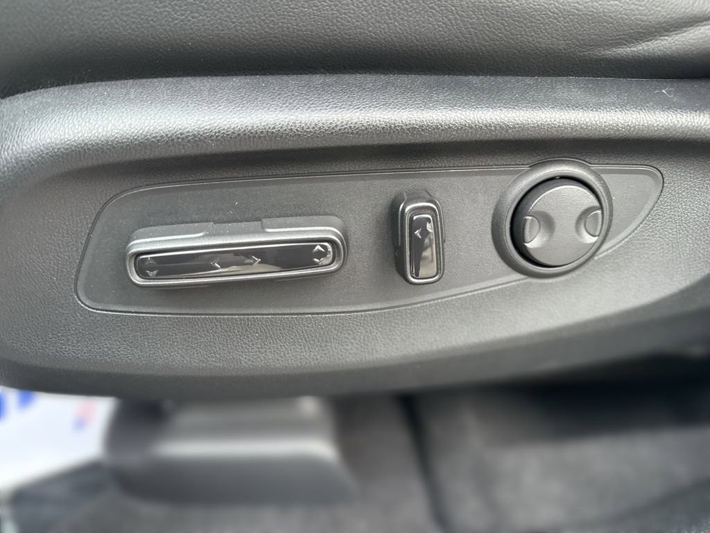 Used 2025 Honda CR-V EX-L image 14