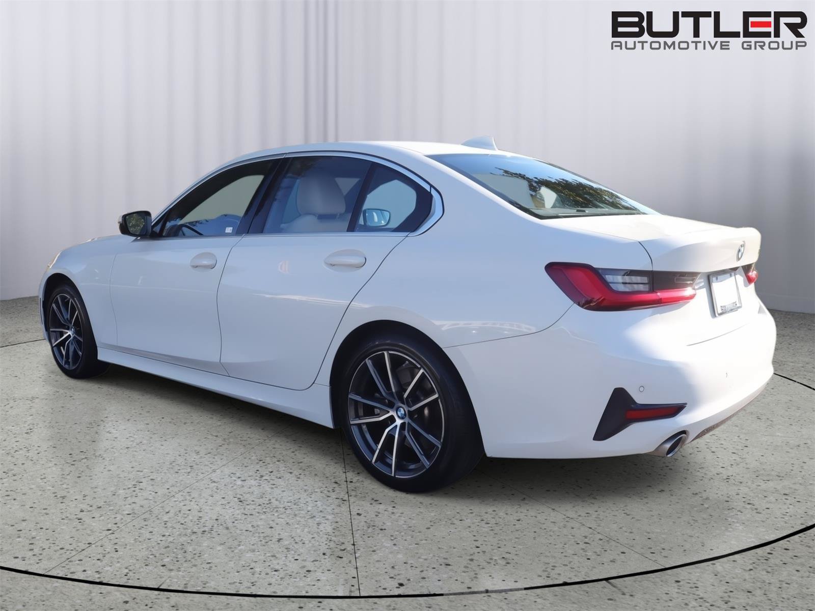 Used 2019 BMW 330i Sedan w/ Premium Package RWD image 4