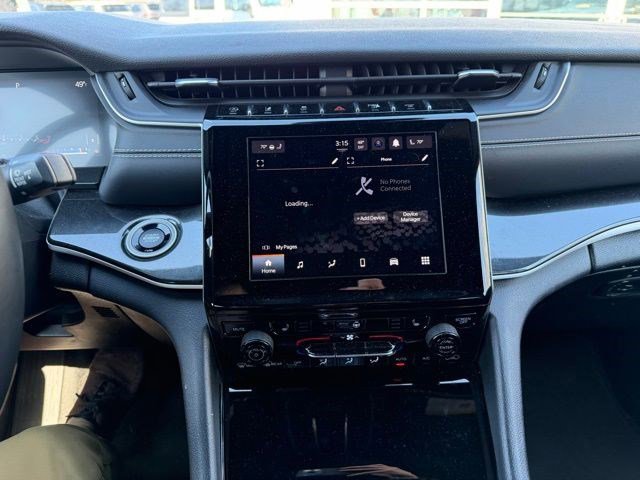 Used 2021 Jeep Grand Cherokee L Laredo image 7