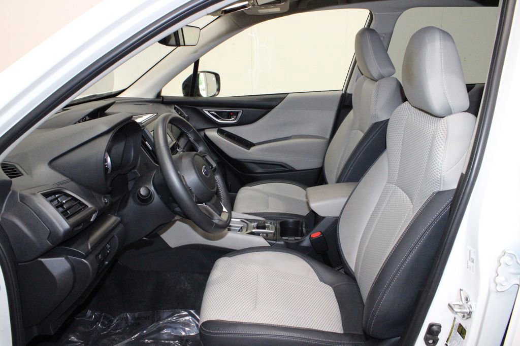 Used 2023 Subaru Forester Premium image 4