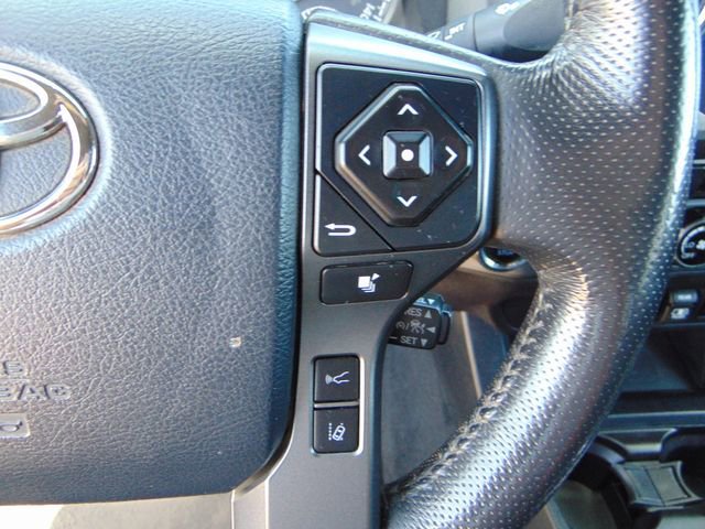 Used 2018 Toyota Tacoma TRD Sport image 17