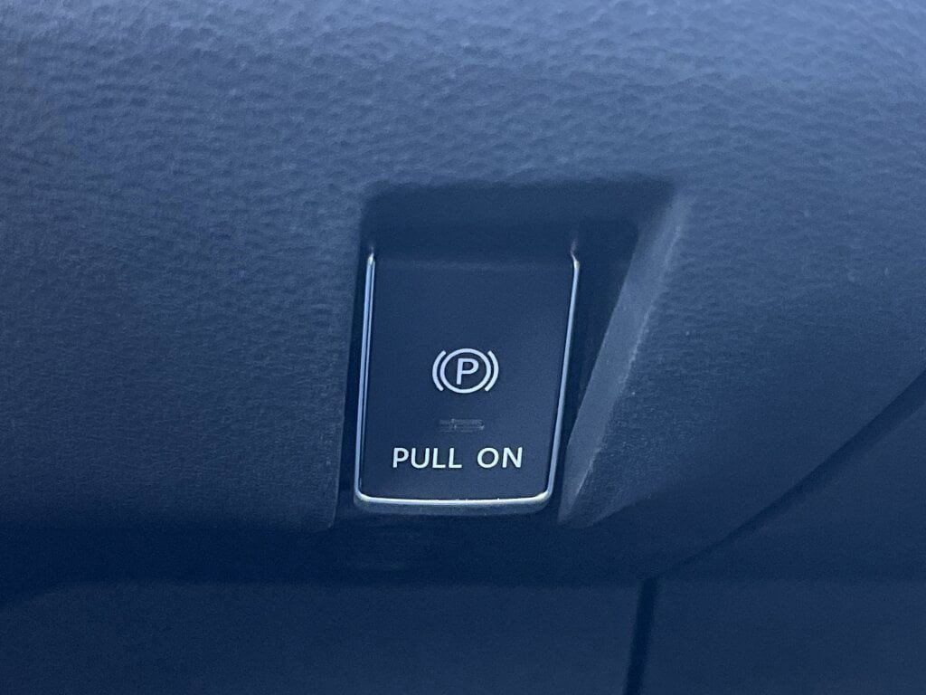 Used 2023 Nissan Ariya image 7