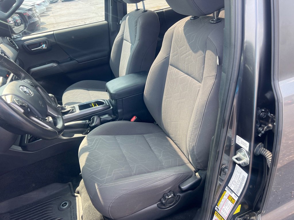 Used 2017 Toyota Tacoma 4x4 Double Cab image 12