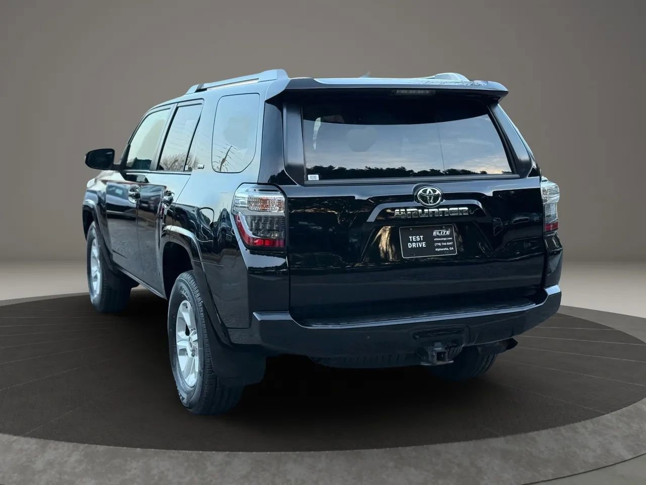 Used 2016 Toyota 4Runner SR5 AWD/4WD image 6