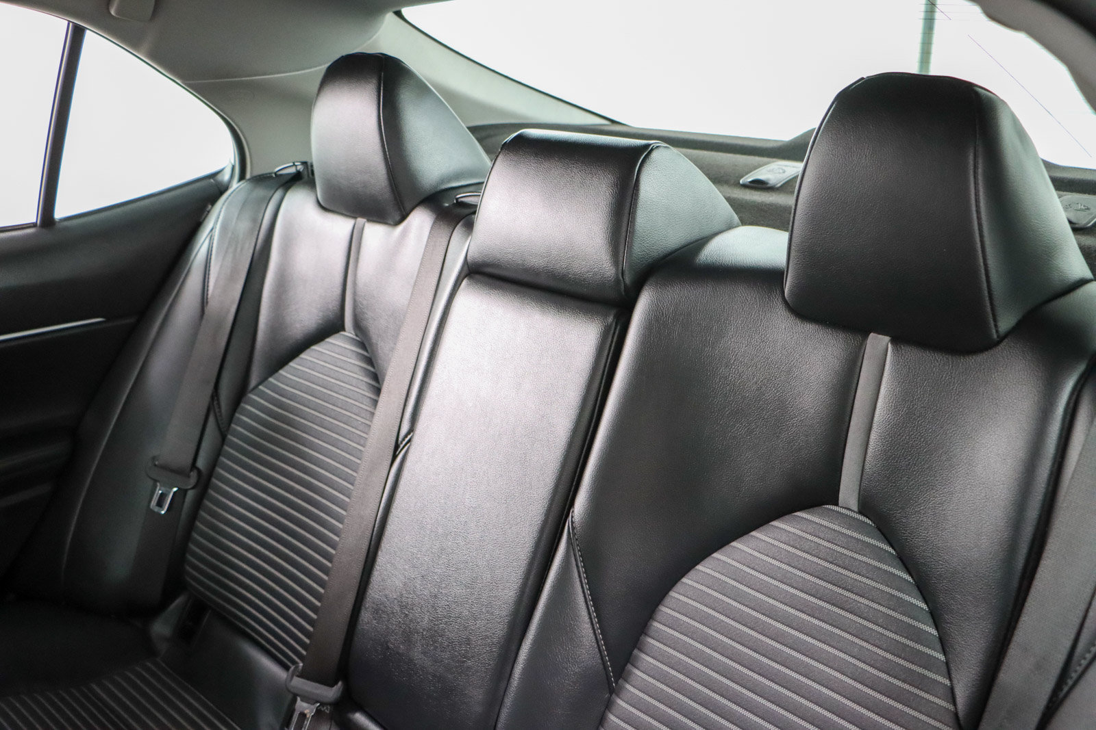 Used 2023 Toyota Camry SE w/ Convenience Package FWD image 24