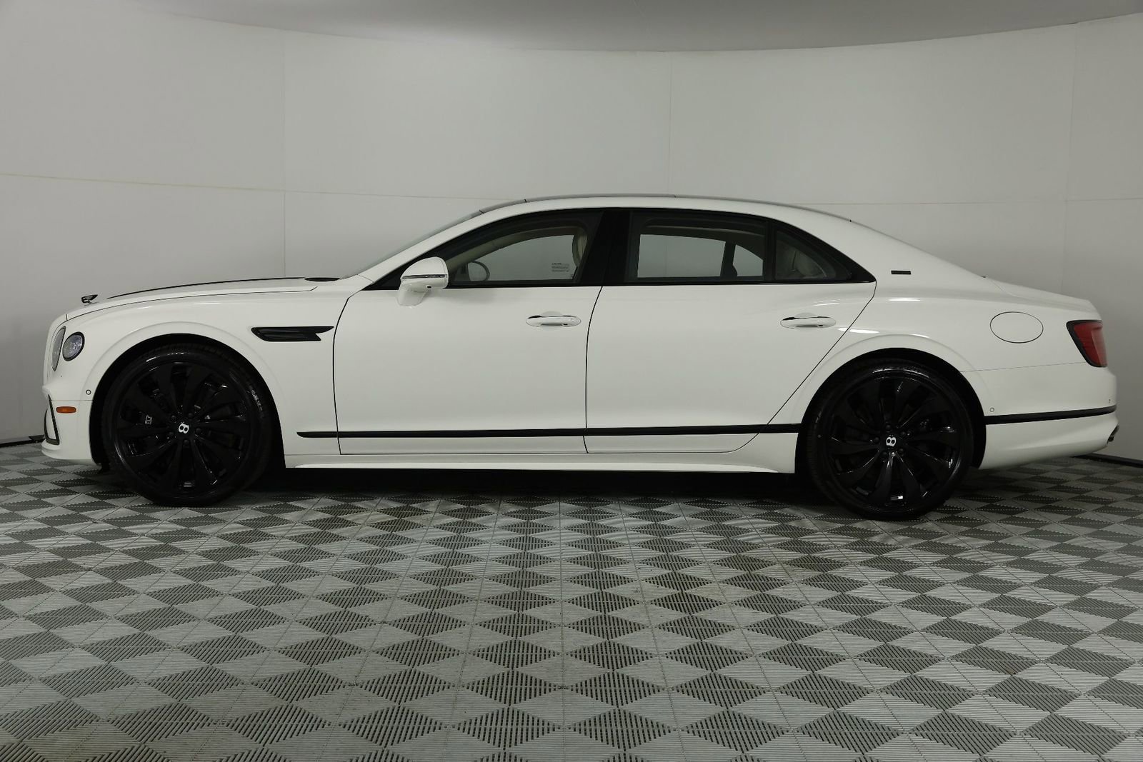 New 2025 Bentley Flying Spur Plug-In Hybrid AWD/4WD image 5