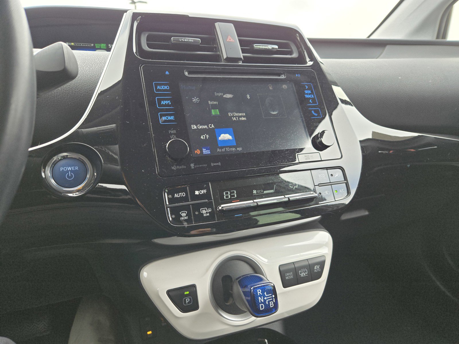 Used 2017 Toyota Prius Prime Premium image 18