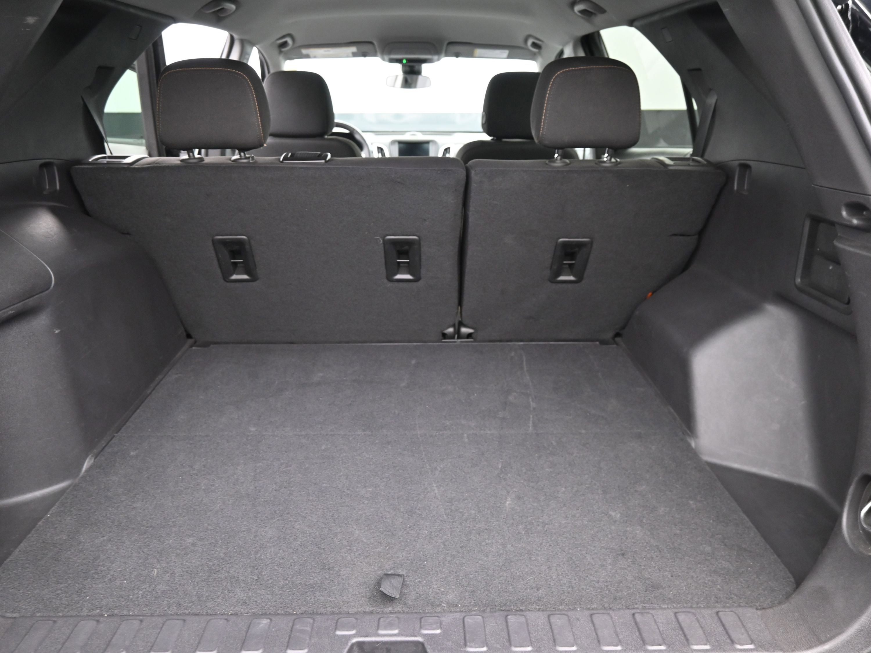 Used 2024 Chevrolet Equinox LT FWD image 17