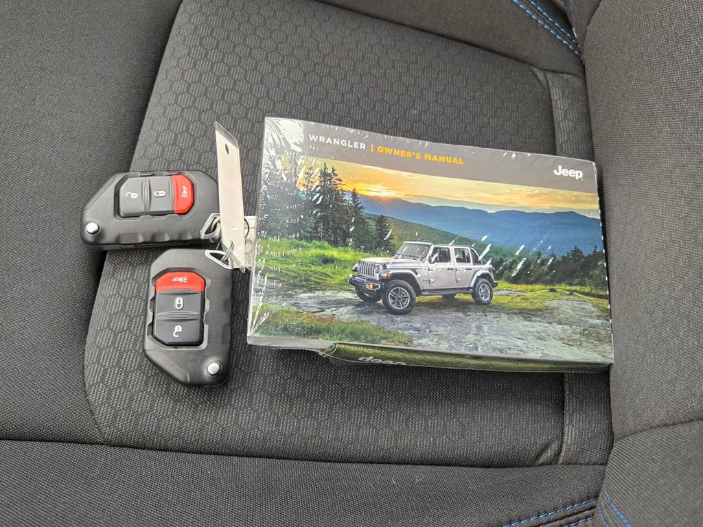 Used 2023 Jeep Wrangler Unlimited Rubicon 4xe image 13