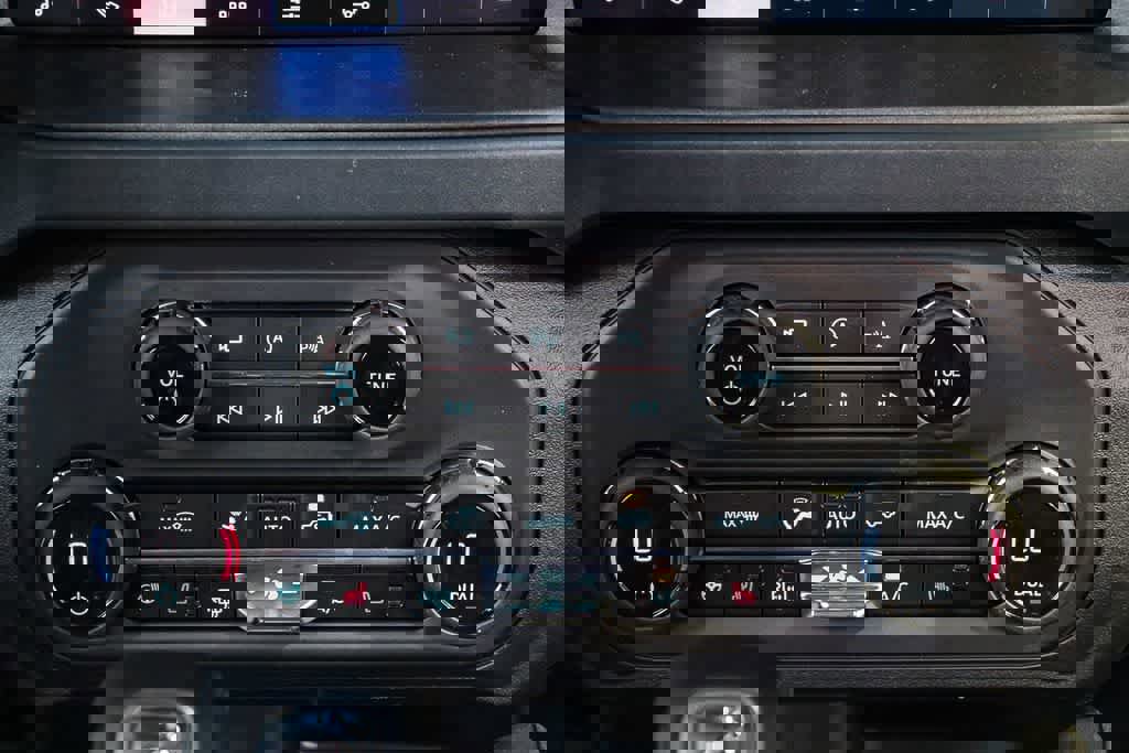 New 2025 Ford Bronco Badlands image 14