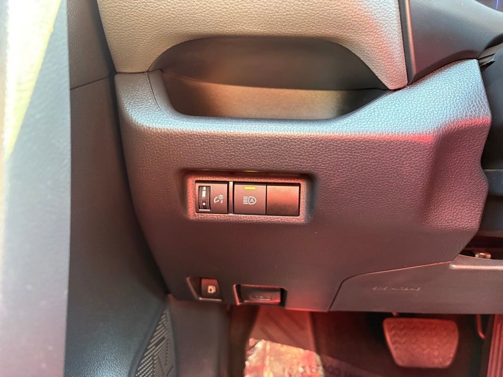 Certified 2025 Toyota RAV4 XLE AWD/4WD image 24