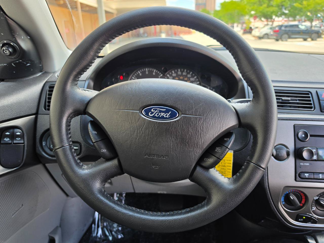 Used 2006 Ford Focus SES FWD image 14